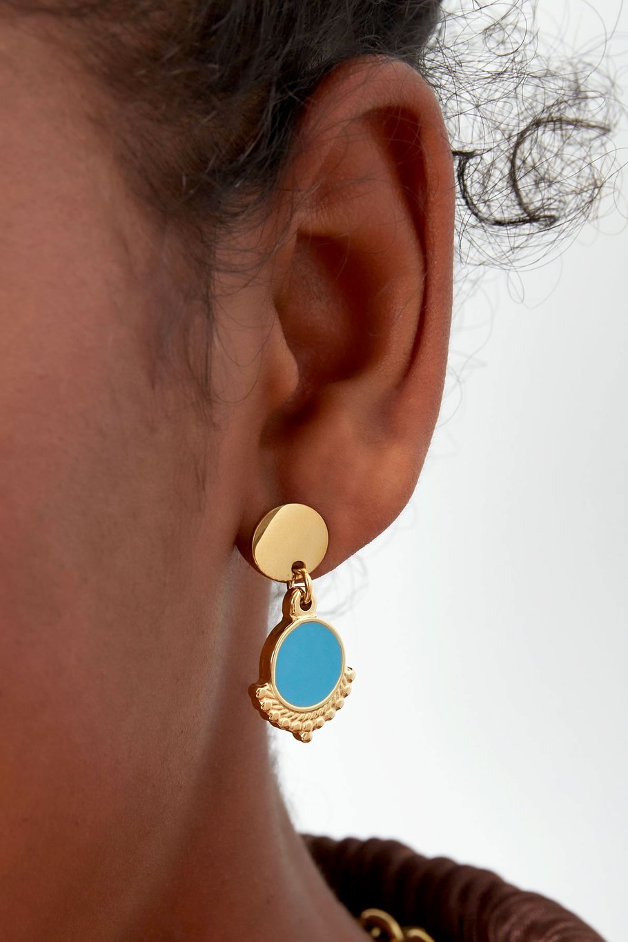 Oorbellen sierlijk met kleur - goud/blauw  - set van 2 - 5x3cm -