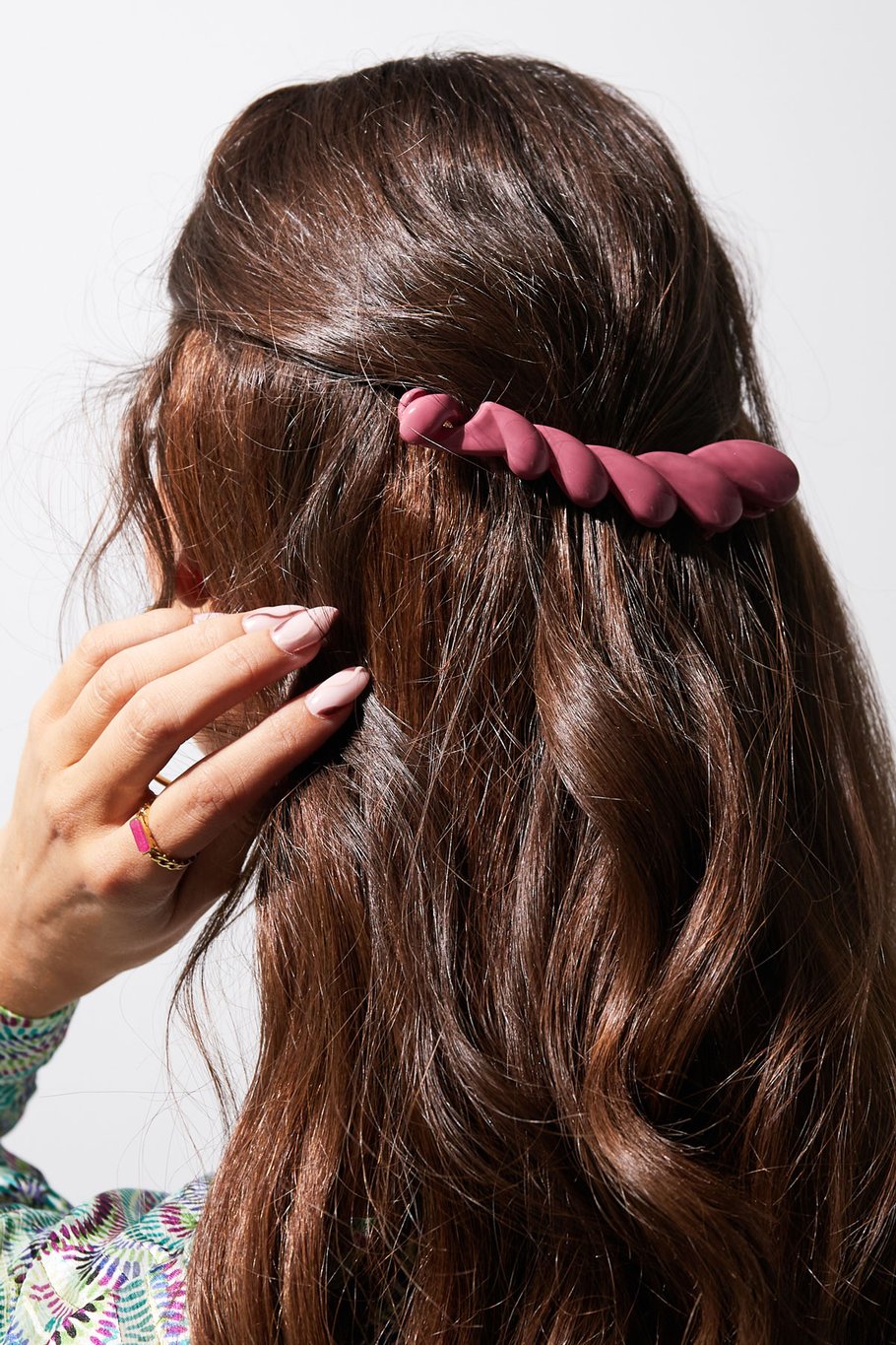 Barrette à Cheveux Verte Tressée – Accessoire Tendance – 12 cm – Matériau PC