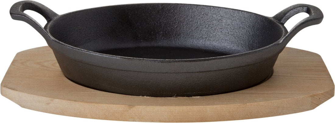 Cosy & Trendy Cast iron gratin dish on wooden board - oval - 30 x 17 x H5 cm - Set-1