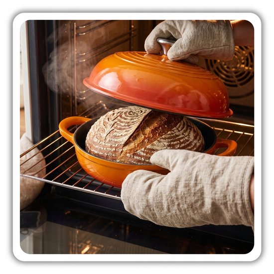 Staub - Cast Iron Bread Pan - Enameled Loaf Pan with Lid - For Baking Bread, Gratins & Stews - Suitable for Gas, Induction, Ceramic & Oven - Even Heat Distribution - 2 Liters - Ø26 x 16.5 cm - Orange