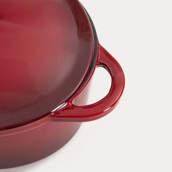 HOMLA - Andreas Cast Iron Roasting Pan - Cast Iron Casserole Dish - Dutch Oven with Lid - for Oven & Induction - Heat-Retaining Roasting Pan - Oval - 4.5 Liters - 34.5 x 22.2 x 11 cm - Ombré Bordeaux
