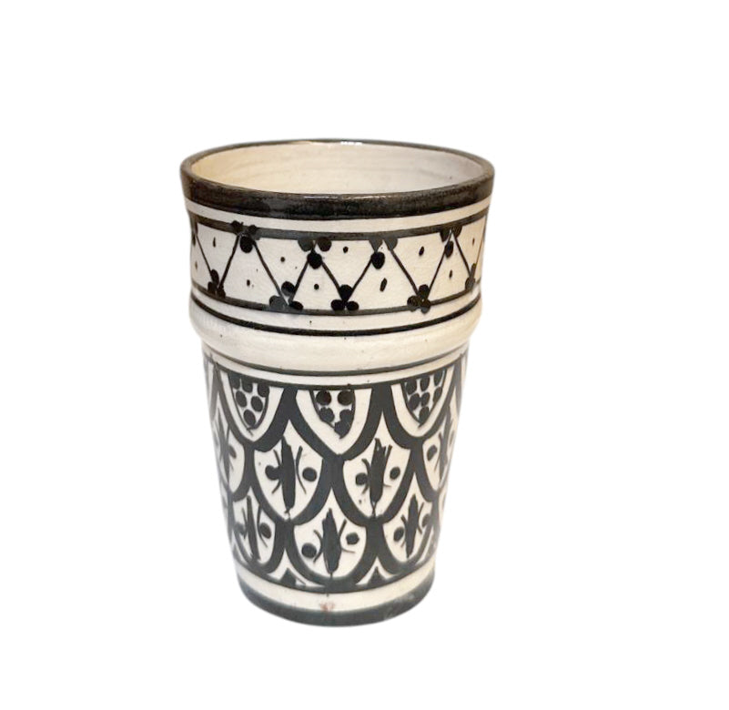 Moroccan Asfi Cup – Black and White Earthenware – Handmade – Ø8 cm x 12 cm