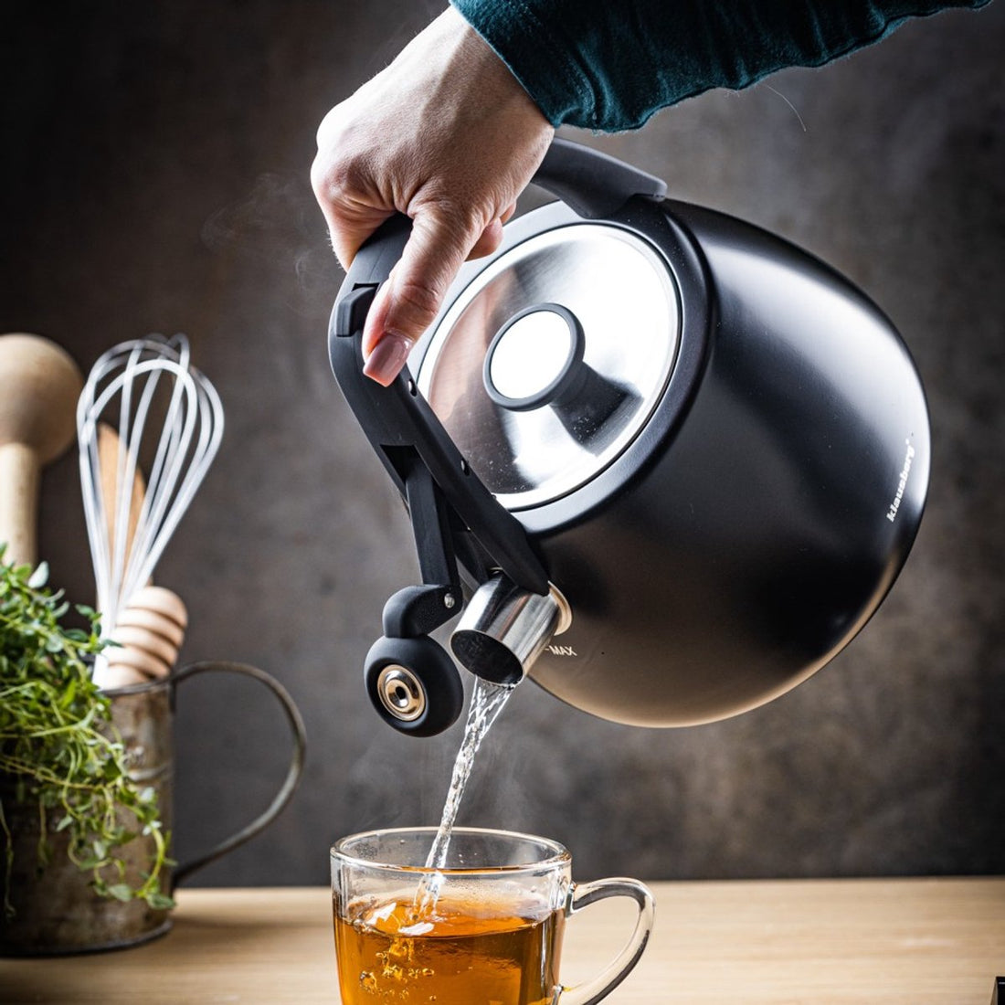 Klausberg 7774 fluitketel met houten handgreep – zwart RVS, 2,5 liter – foto 3