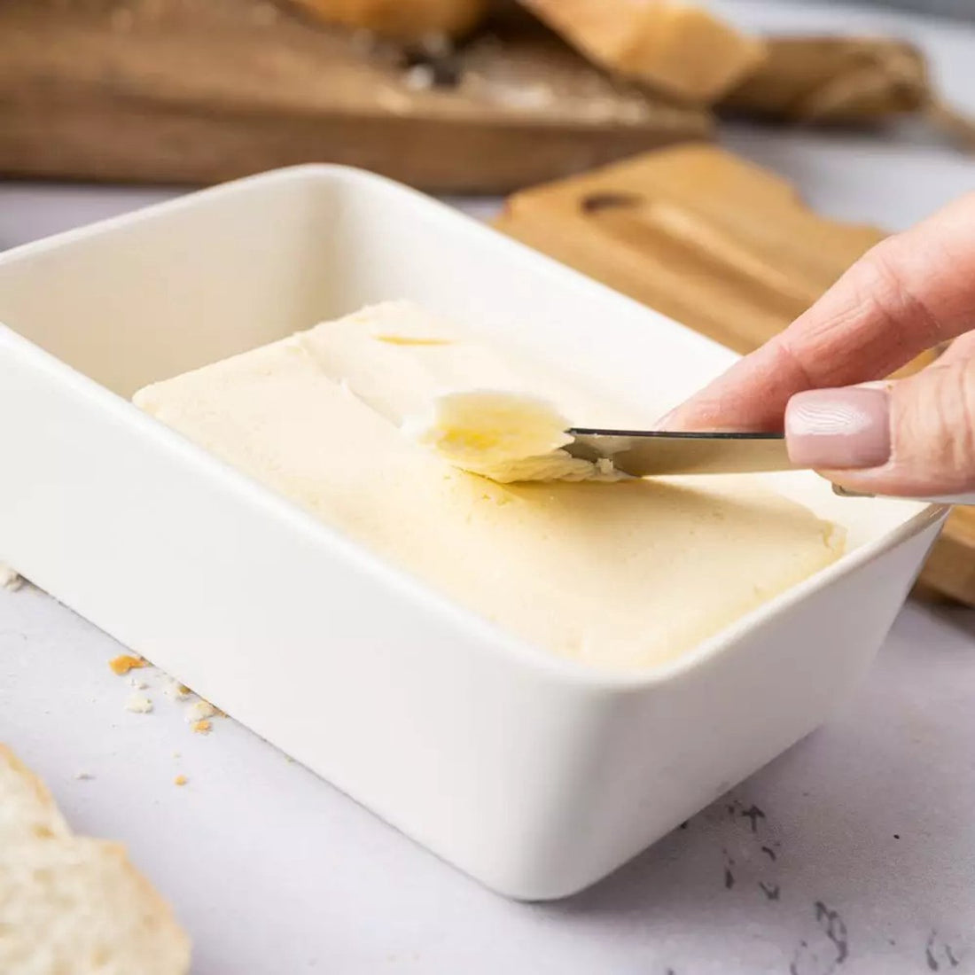 Klausberg boterpot wit keramiek – acaciahouten deksel en botermes – foto 3