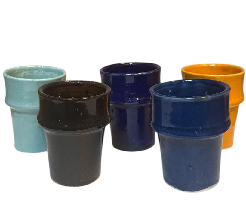 Marokkaanse beker van geglazuurd aardewerk – handgemaakt, Ø 7 x 9,5 cm