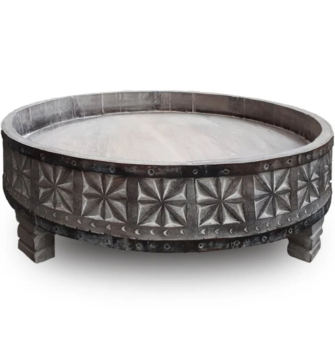 Oosterse bijzettafel grey washed – handgekerfd mangohout, Ø 60 cm