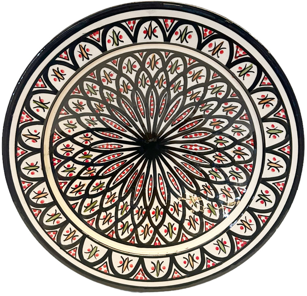 Marokkaanse aardewerk schaal Ø 35 cm – handbeschilderd zwart en rood op wit – foto 4