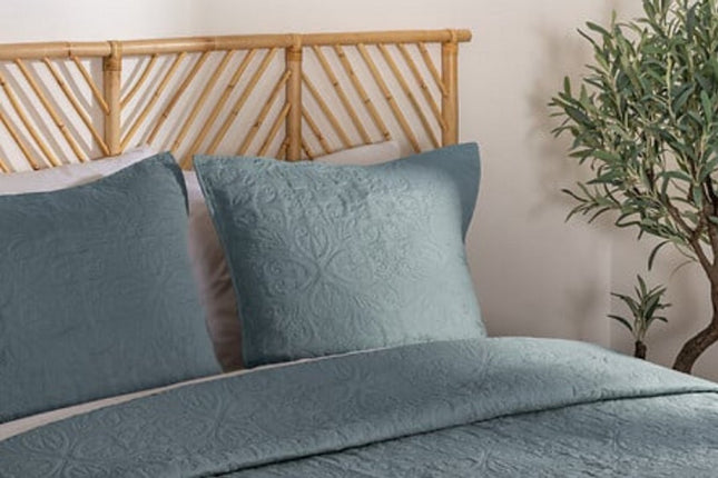 Blauwe sprei Arabesque 240 x 260 cm – mineraalblauw, met 2 kussenslopen – foto 2