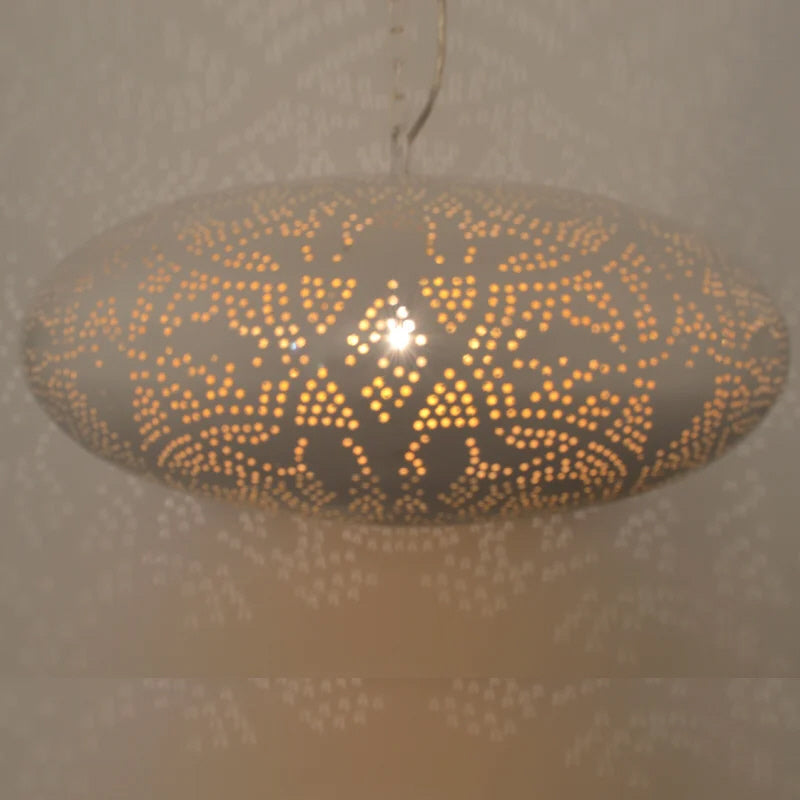 Oosterse filigrain hanglamp ufo – mat wit met goudkleurige binnenkant, Ø 45 cm